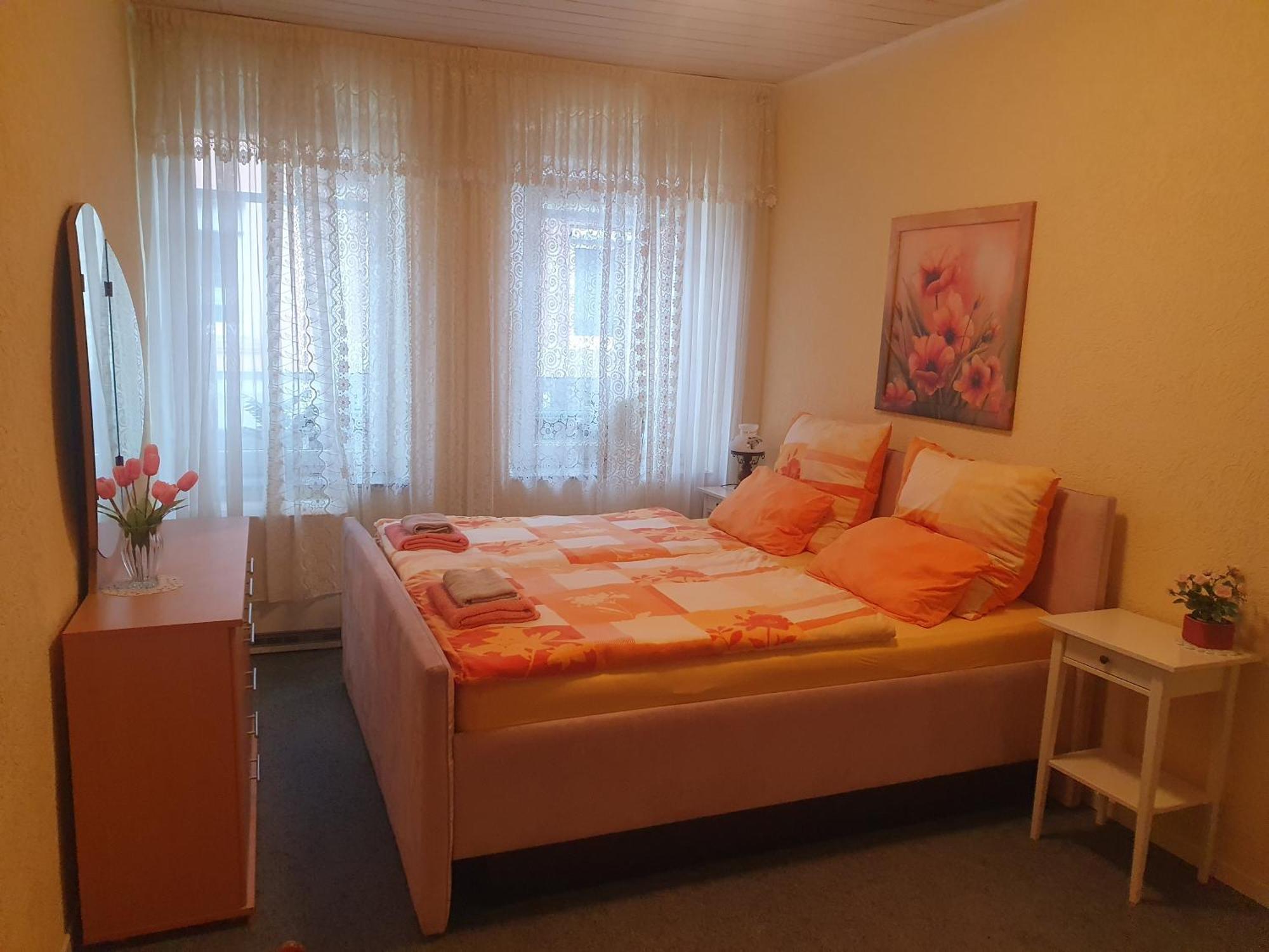 Guest House Grünstadt Buitenkant foto
